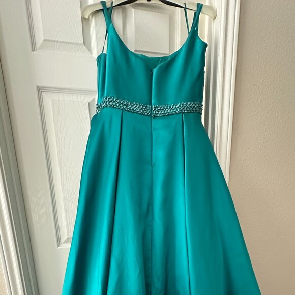 Madison James Plus Size 20 Emerald Green Long Formal High waisted gown - Picture 5 of 9